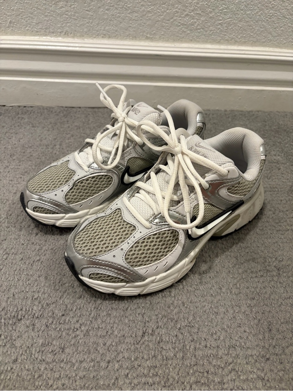 Nike Women’s White, Green, and Silver Athletic Sneakers